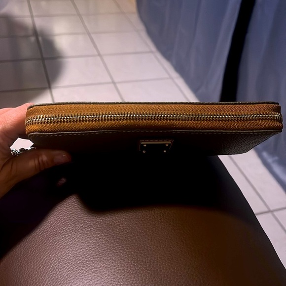 Dooney & Bourke Olive Green Wristlet Wallet - Picture 7 of 8